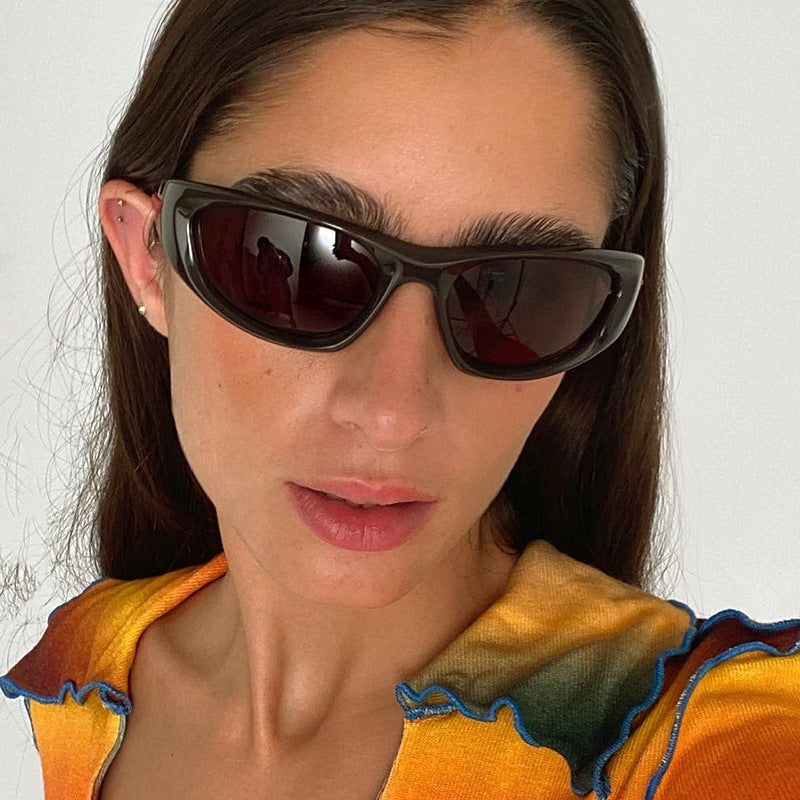 Damen sportliche Sonnenbrille mit ergonomischem Design Karnz