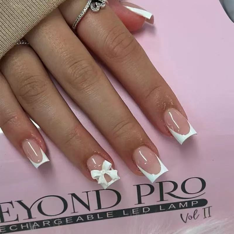 Nail Art Kunstnägel Set mit eleganten Schleifenakzenten Karnz
