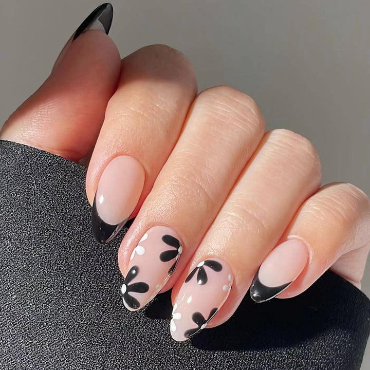 Künstlerisches Acryl-Stilettonagel-Set mit floralem Akzent Karnz