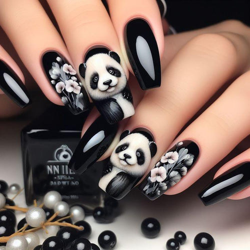 Kunstnägel mit Panda-Motiv Karnz