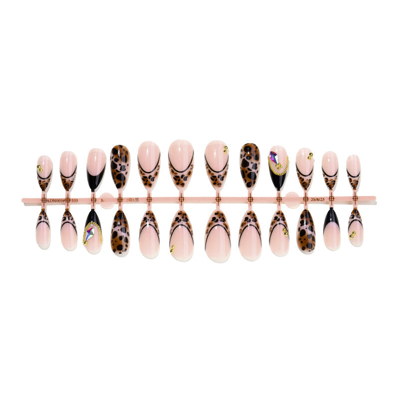 Künstlerisches Gel Press-On Nagelset Karnz