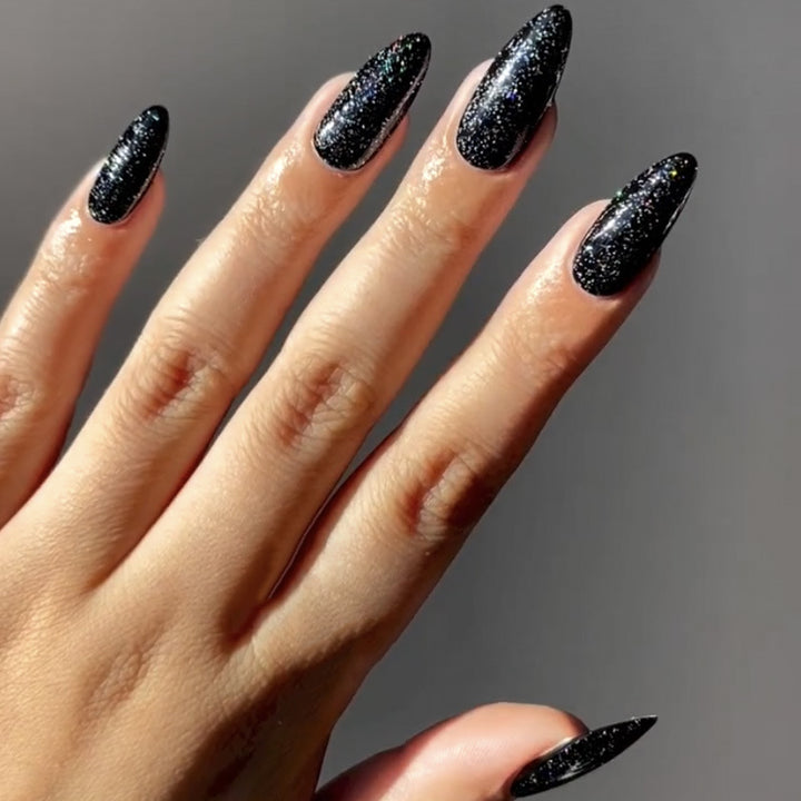 Glamouröse Stiletto Press-On Nägel mit Glitzerfinish Karnz
