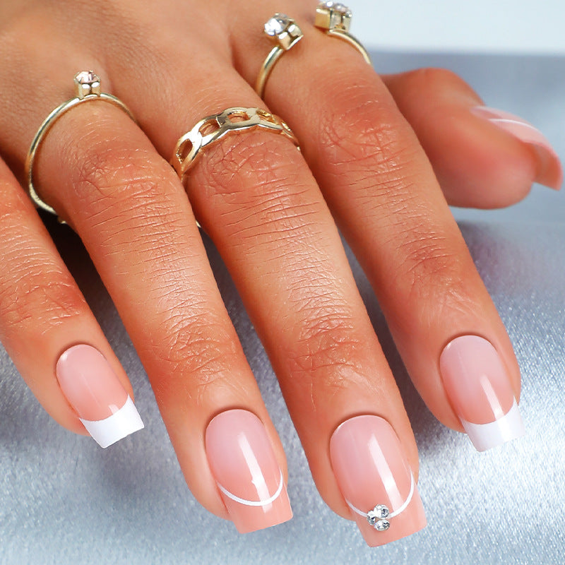 Elegante Nagelkunst Karnz