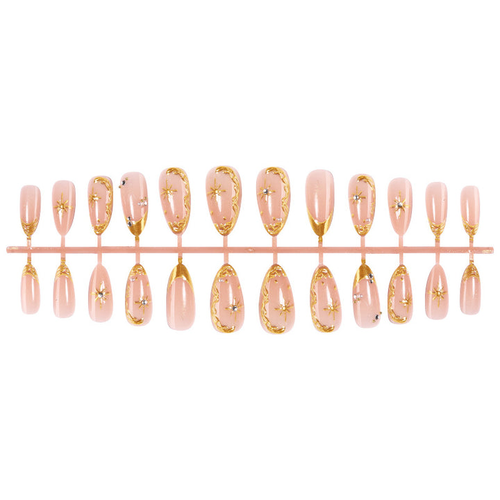 Dekoratives Druck-Nagelkunst-Set mit goldenen Akzenten Karnz