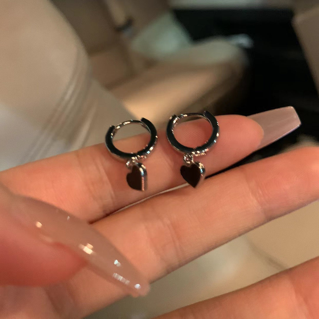 Herzförmige Charm Hoop Ohrringe Karnz