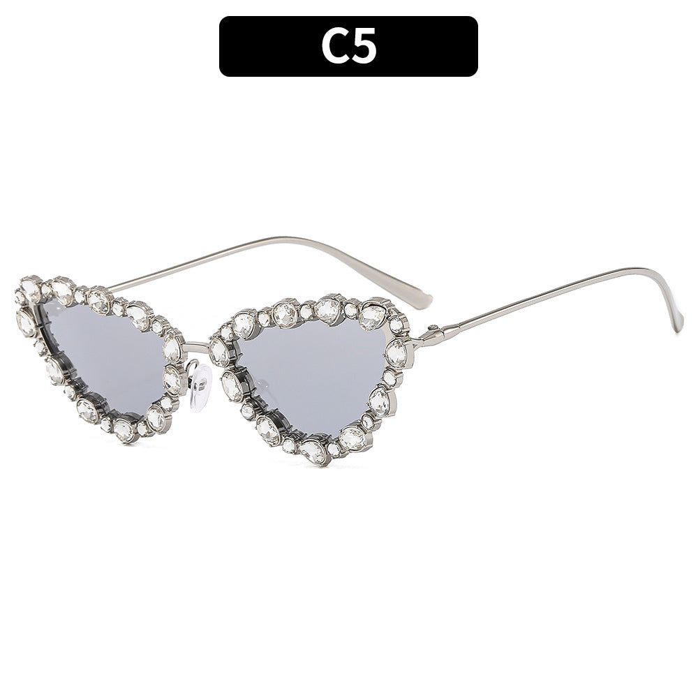 Herzförmige, mit Strass veredelte Sonnenbrille