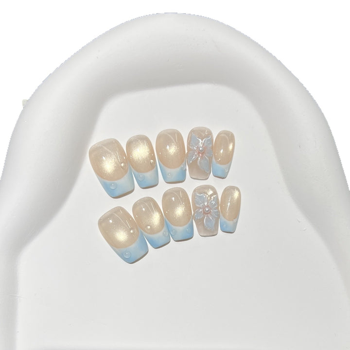Dekoratives Press-On Nail Art Set mit Floraldesign Karnz