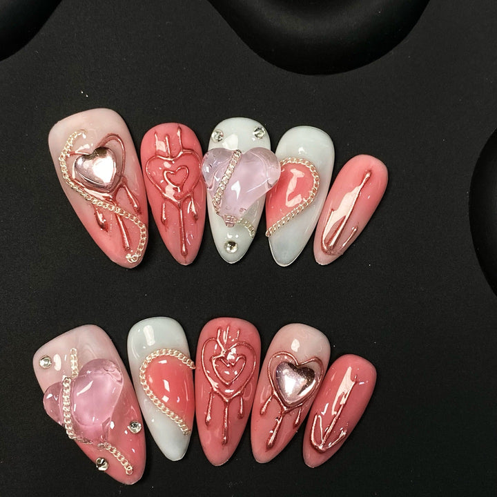 Künstlerisches Herz-verzierte Press-On-Nagelset