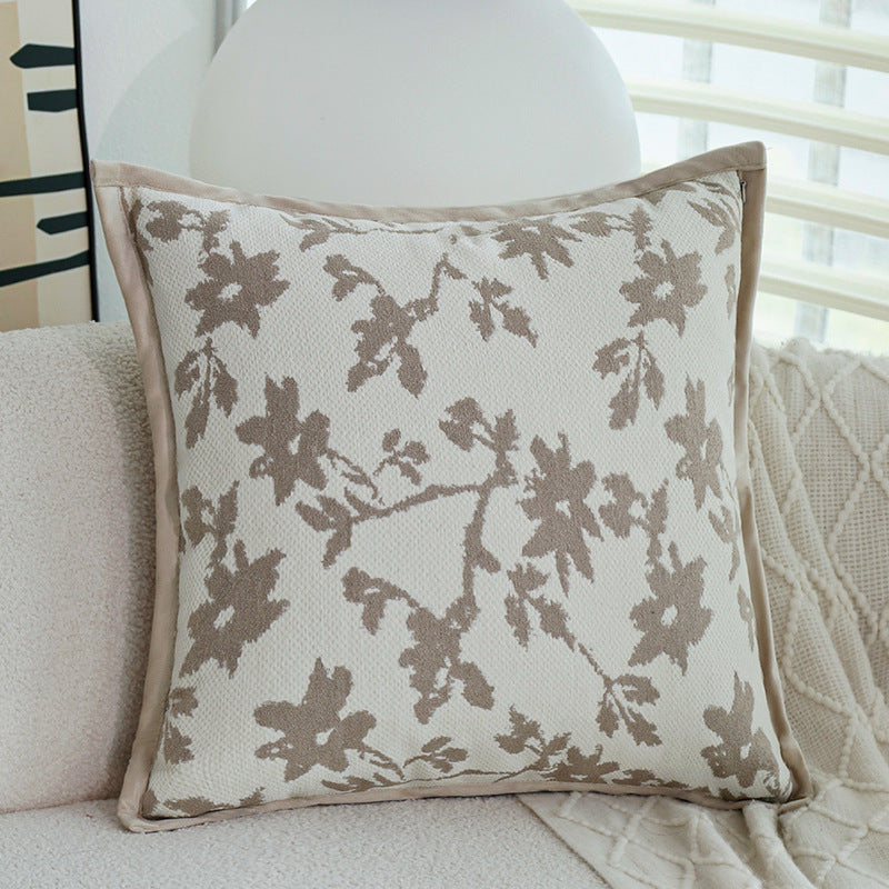 Dekorativer Zierkissenbezug mit floraler Jacquard-Struktur und Samt-Borte Karnz