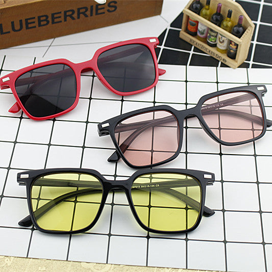 Damen moderne quadratische Sonnenbrille mit minimalistischer Rahmenstruktur Karnz