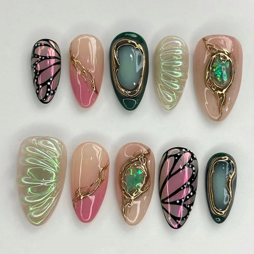 Glamouröse Kunstnägel-Set mit filigranen Designs Karnz