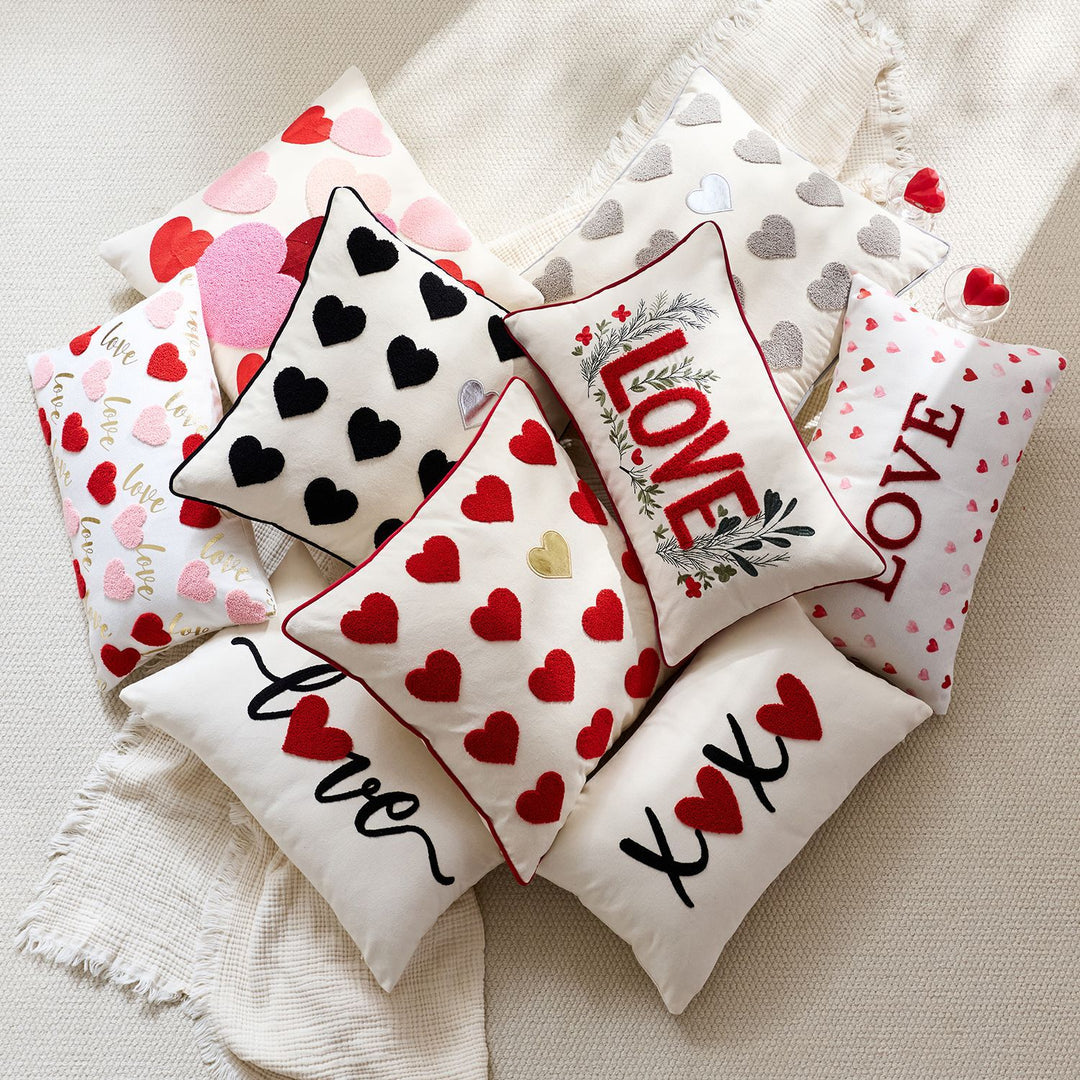 Bestickte Script Love Kissenbezug mit tufted Herz