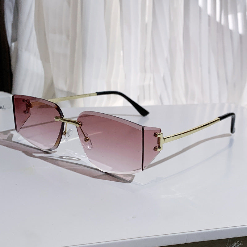 Damen elegante Sonnenbrille mit hochwertigem geometrischem Design Karnz