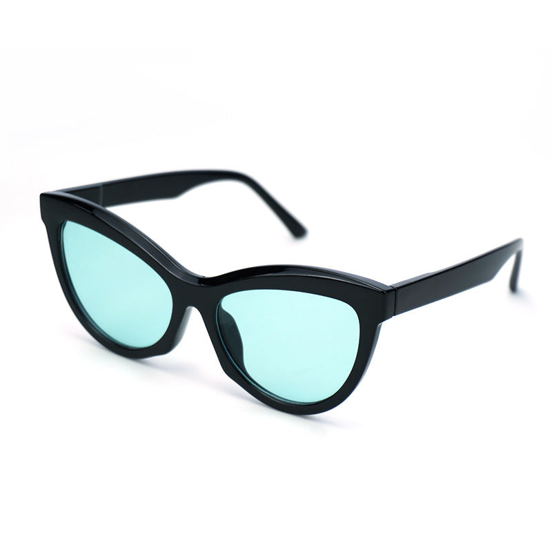 Damen Cat-Eye Sonnenbrille mit modernem, konturiertem Rahmen Karnz