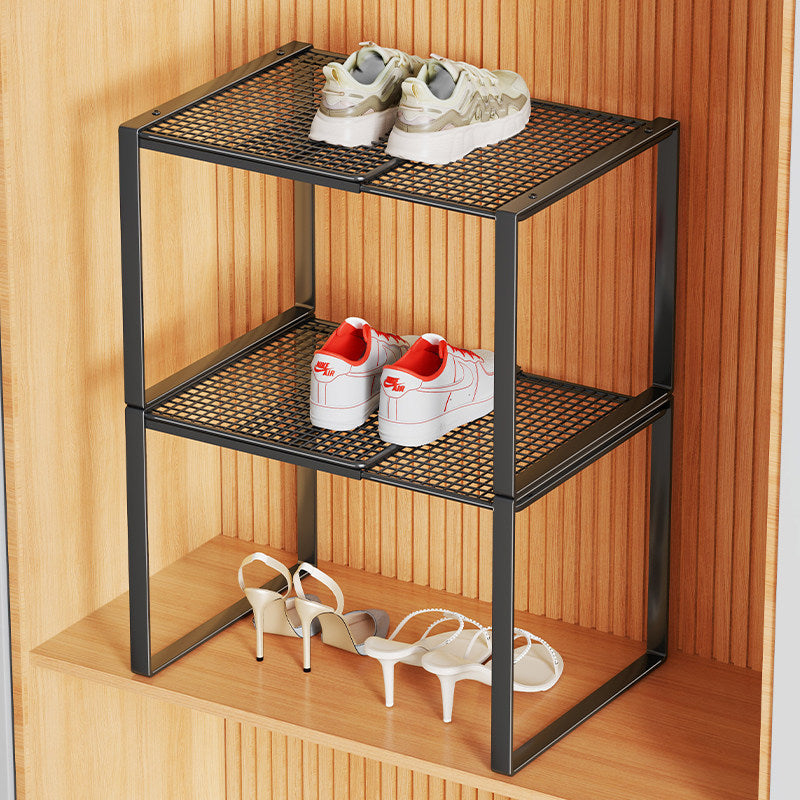 Mehrstufiges Metall-Mesh-Schuhregal mit offenen Gitterregalen und mattem Rahmen