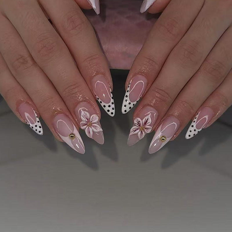 Elegante Stiletto-Nagelverstärkungen Karnz