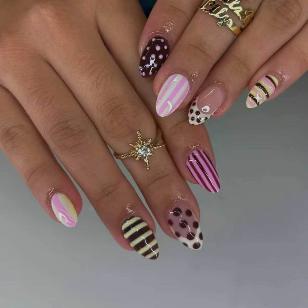 Künstlerisches schokoladenbezogenes Nagelkunstset