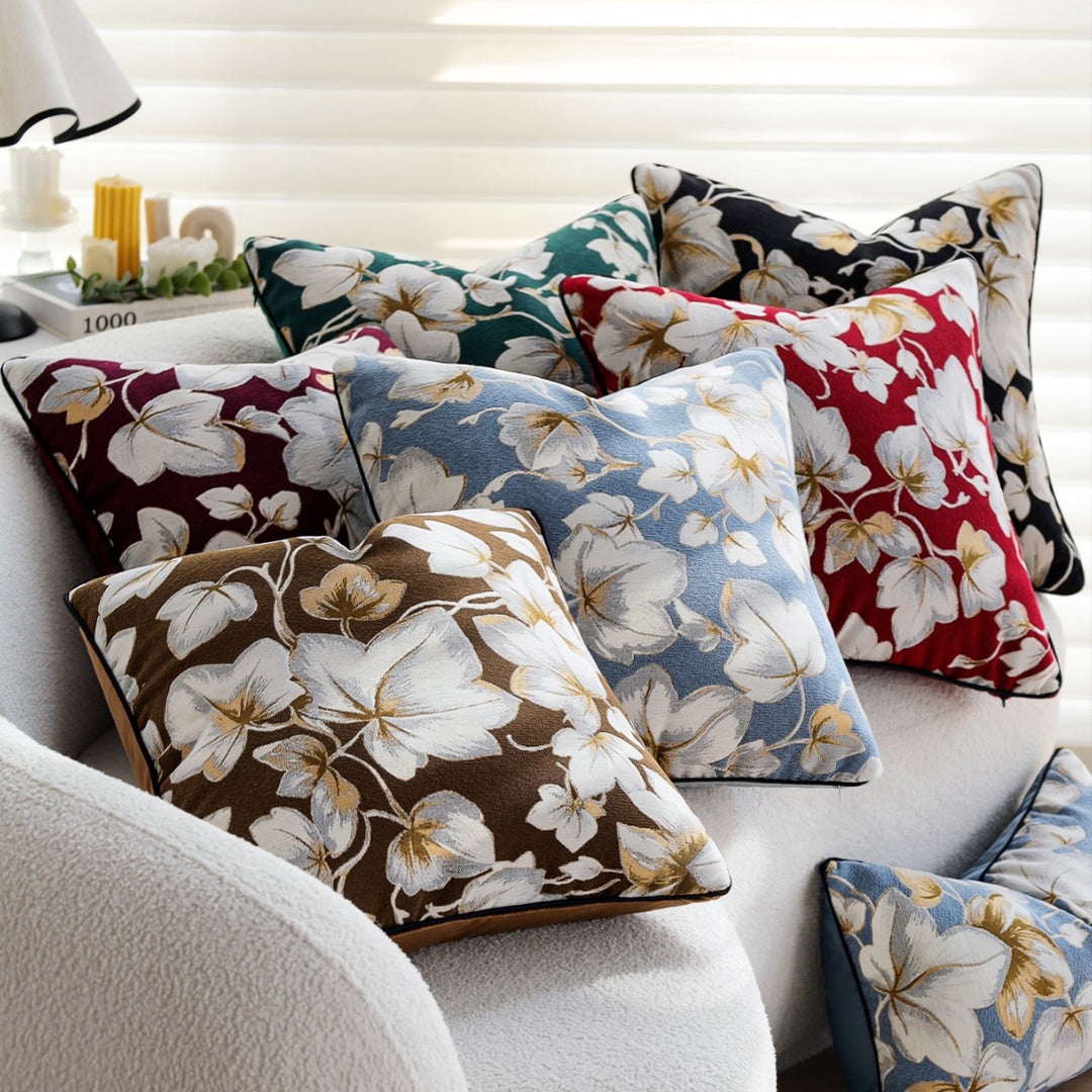 Zierkissen mit floralem Design