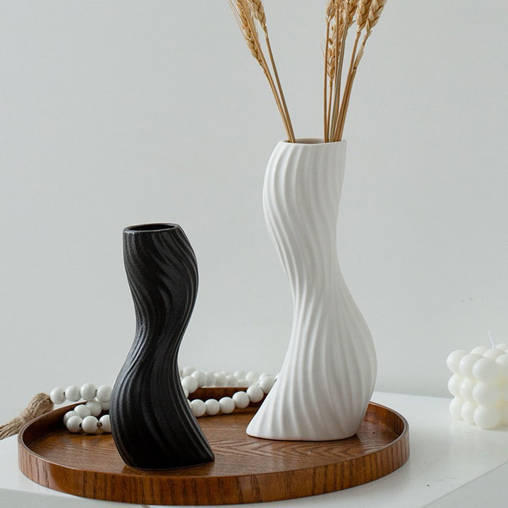 Skulpturale Dekorative Vase Karnz