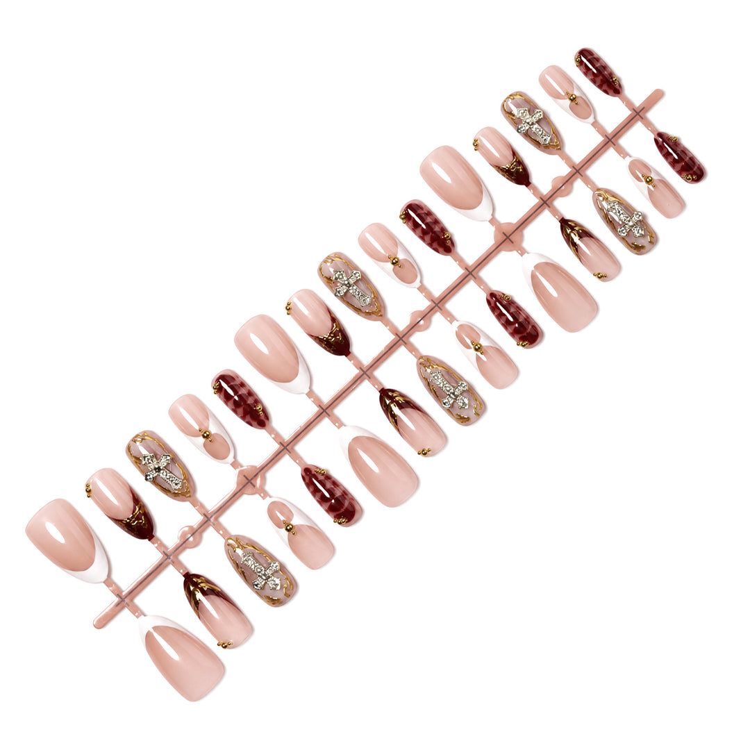 Premium dekoratives Press-On-Nagelkunstset mit goldenen Akzenten Karnz
