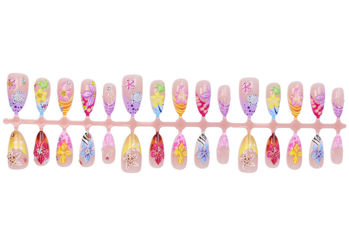 Kunstnagelset mit floralen 3D-Verzierungen Karnz