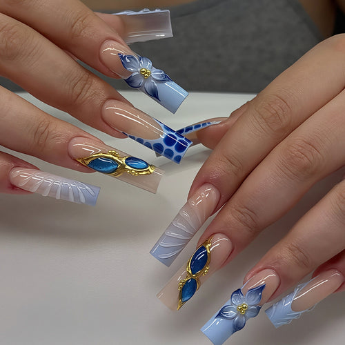 Künstlerisches Langacryl-Nageldesign Karnz
