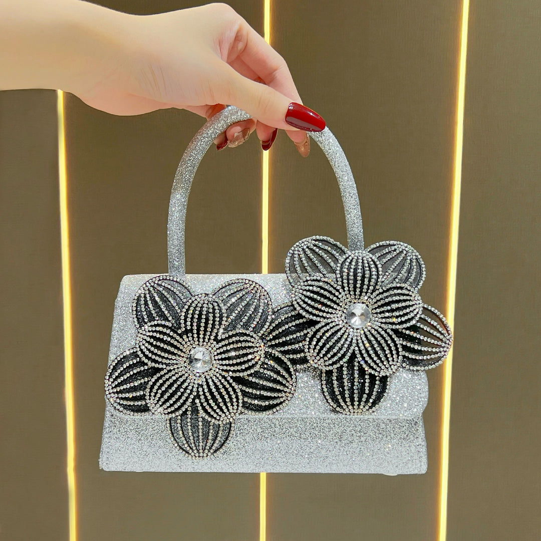 Blumenverzierte Abendhandtasche