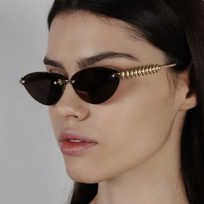 Damen Sonnenbrille im modernen, geometrischen Design mit stylishem Metallrahmen und UV-Schutz Karnz