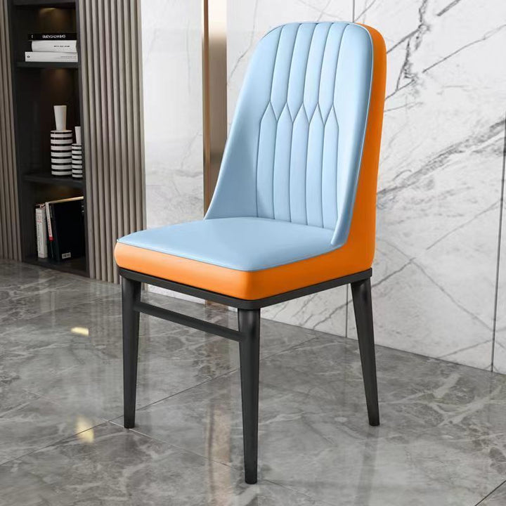 Designstuhl mit ergonomischer Polsterung Karnz