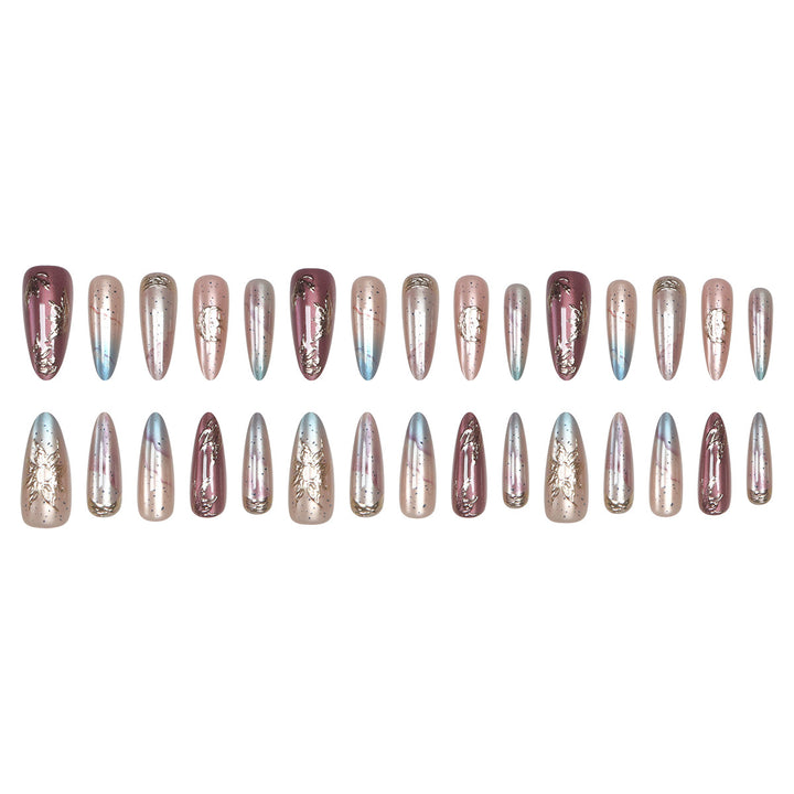 Elegante Stiletto Press-On Nagelset mit metallischen Akzenten Karnz