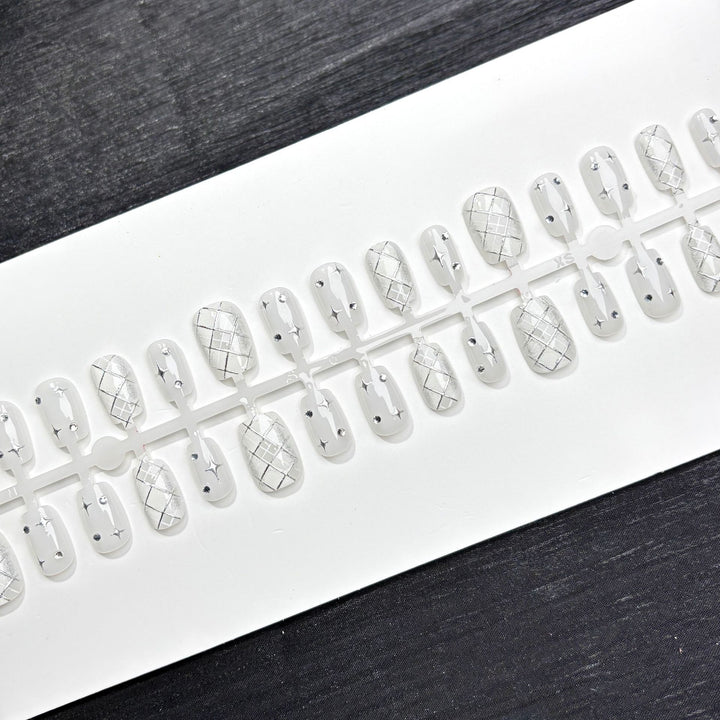 Elegantes dekoratives Press-On-Nagelset 1790745582