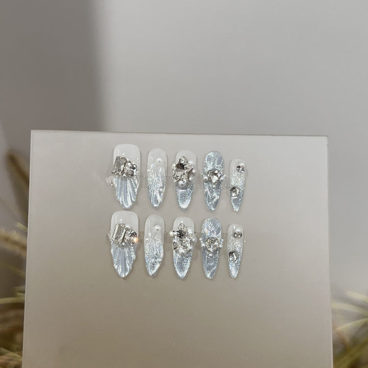 Glamouröse mit Juwelen akzentuierte Press-On Nagelset