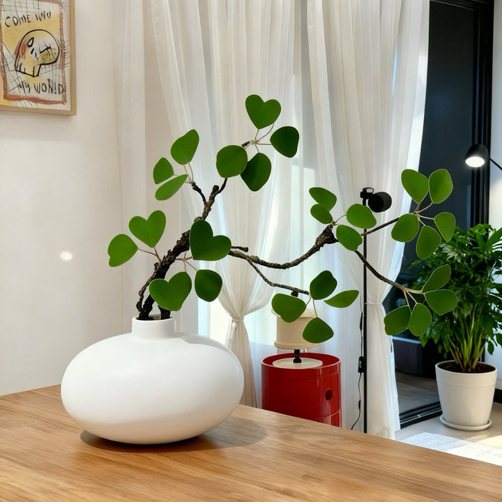 Moderner minimalistischer Keramikvase