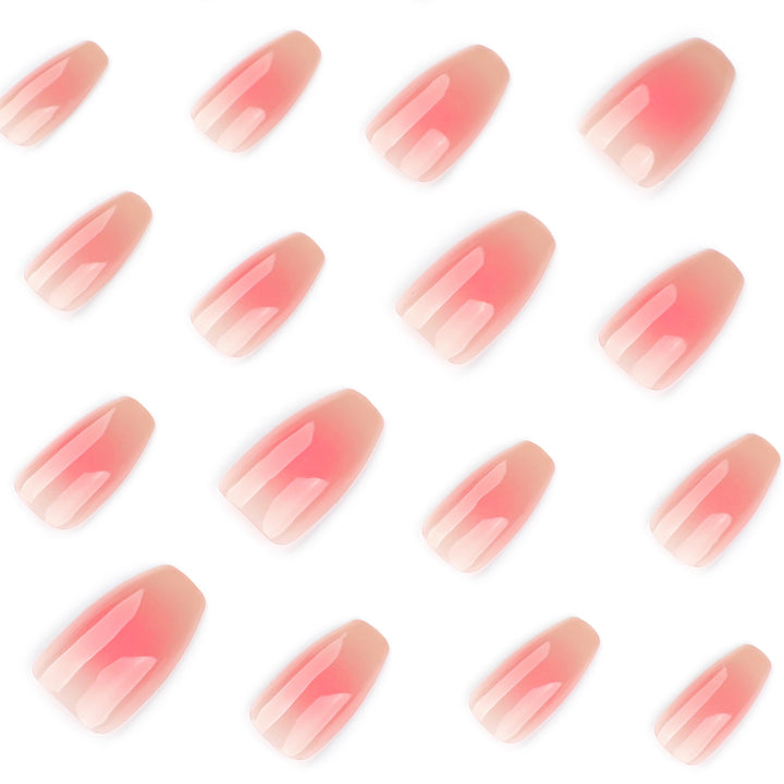 Stilvolle Nagelverlängerungen mit elegantem Ombre-Design Karnz