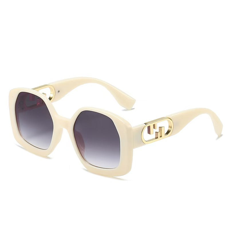 Damen oversized Sonnenbrille mit extravagantem geometrischen Rahmen und eleganten Akzenten Karnz