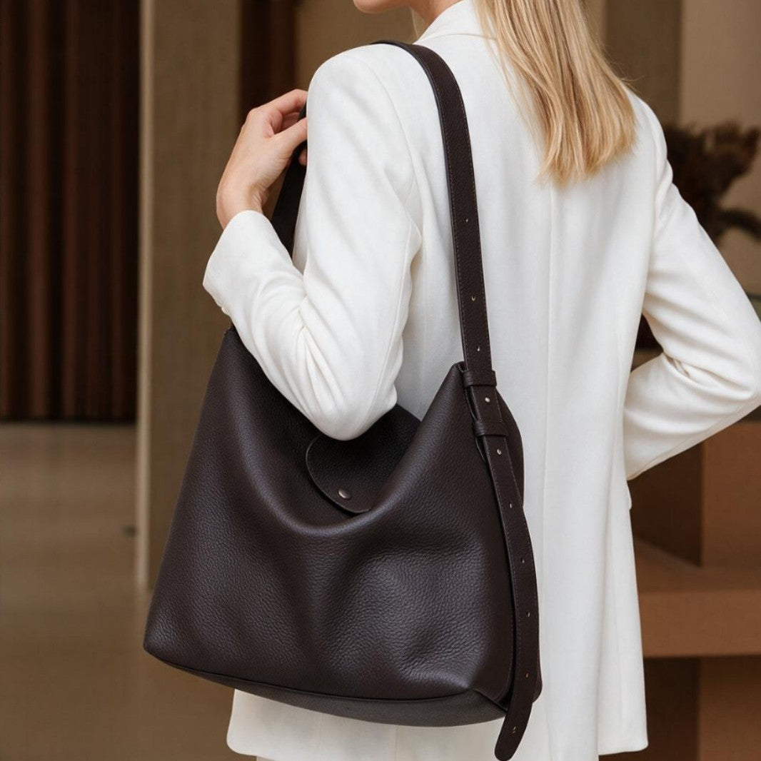Skulpturale genoppte Leder-Optik Hobo Schultertasche mit verstellbarem Schnallenriemen