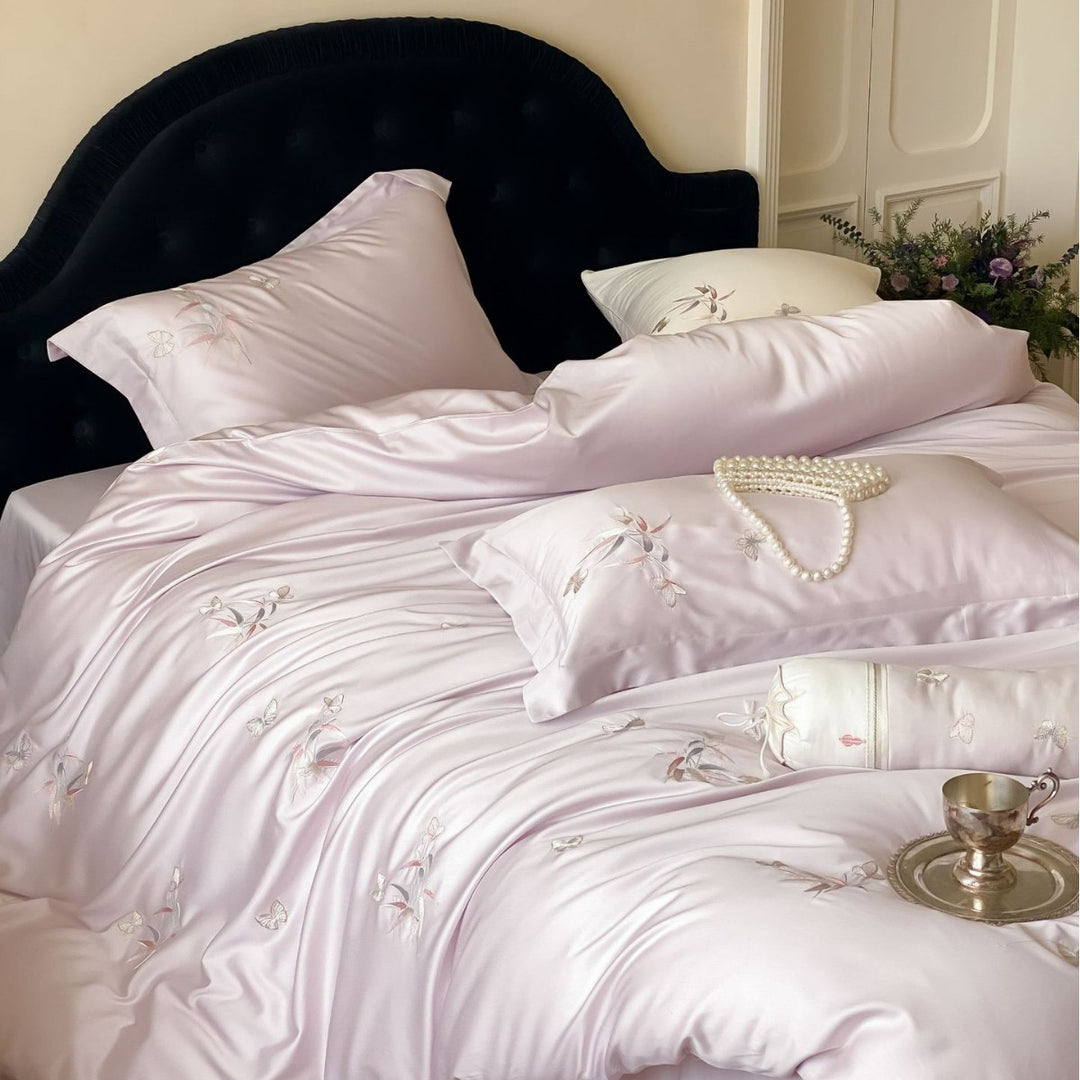 Luxuriöses Satin-Bettwäsche-Set mit feiner Stickerei
