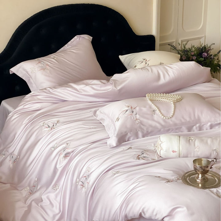 Luxuriöses Satin-Bettwäsche-Set mit feiner Stickerei