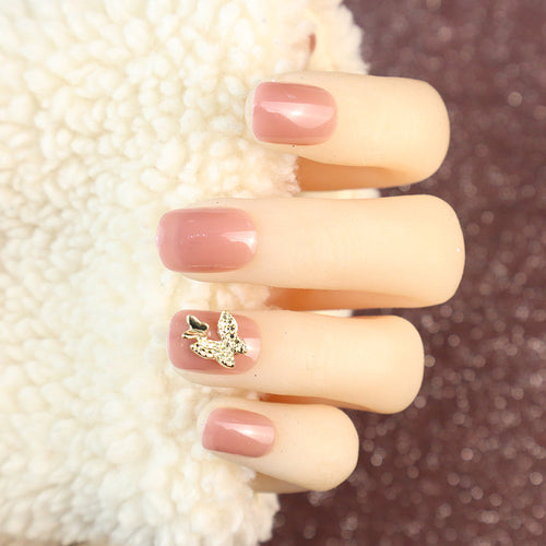 Elegantes Press-On-Nagelset mit Schmetterlingsakzenten