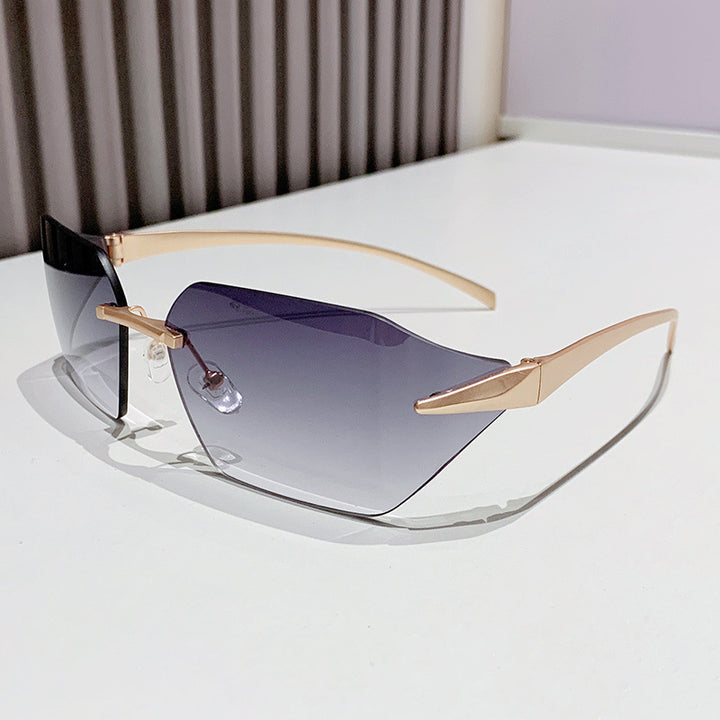 Damen modische quadratische Sonnenbrille mit verziertem Metallrahmen Karnz
