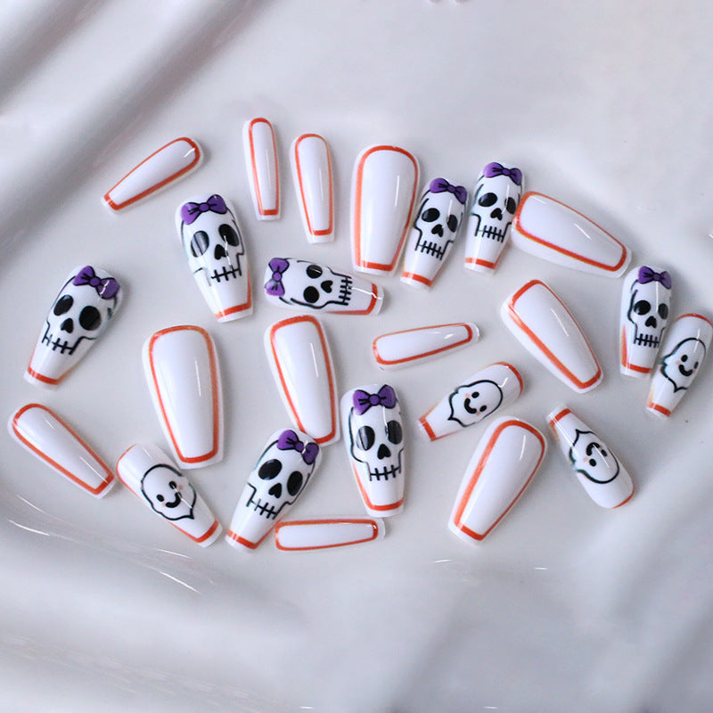 Künstlerische Halloween-Themen-Nagelverlängerungen Karnz