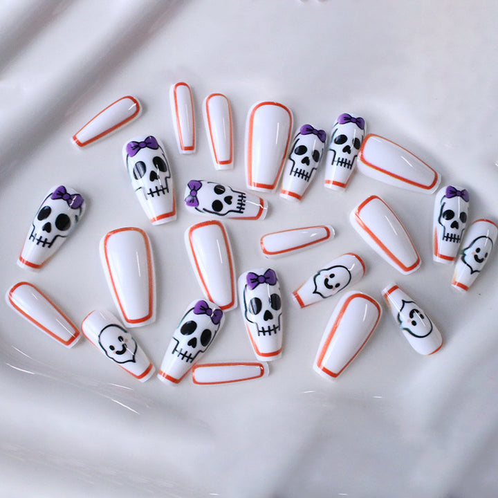 Künstlerische Halloween-Themen-Nagelverlängerungen Karnz