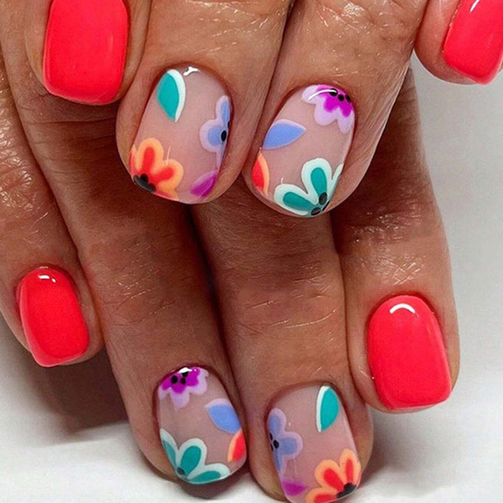 Kunstnagelset mit detaillierten floralen Designs Karnz