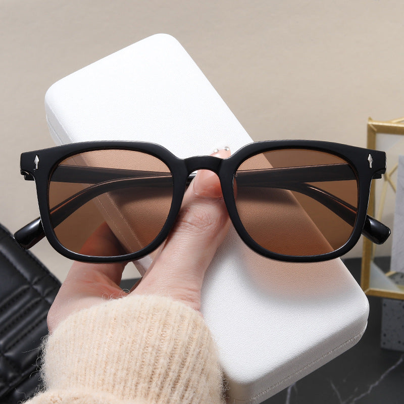 Damen modische quadratische Sonnenbrille mit langlebigem Kunststoffrahmen Karnz