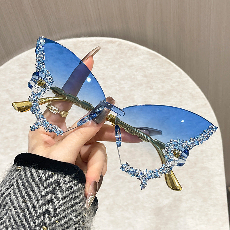 Damen extravagante Sonnenbrille mit Kristallverzierungen Karnz