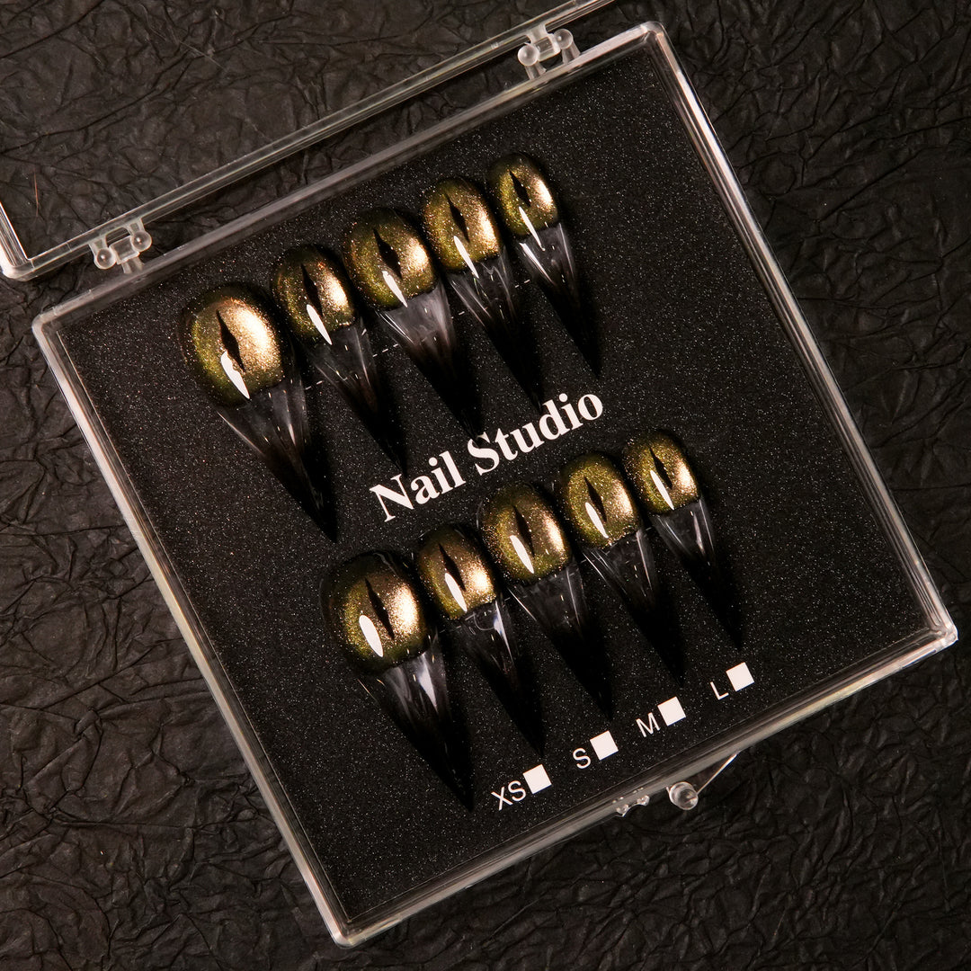 Stiletto Press-On Nail Set mit Metallic-Finish