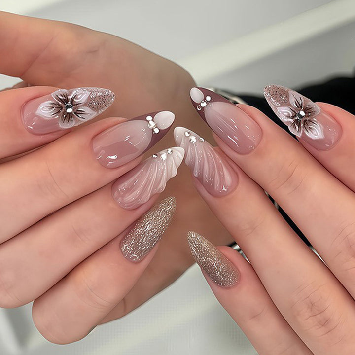 Exquisite Nagelkunst Karnz