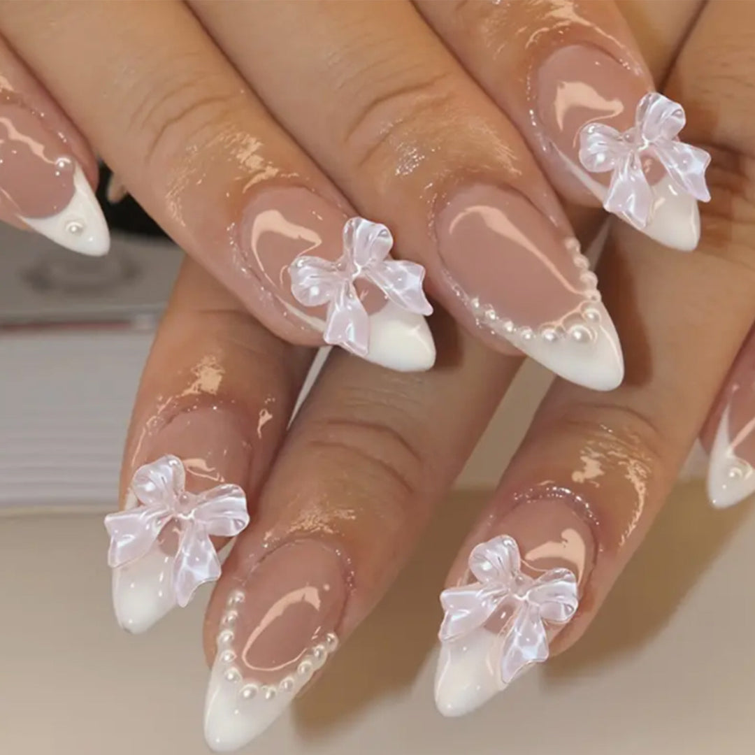 Elegante Acryl-Nagelkunst Karnz