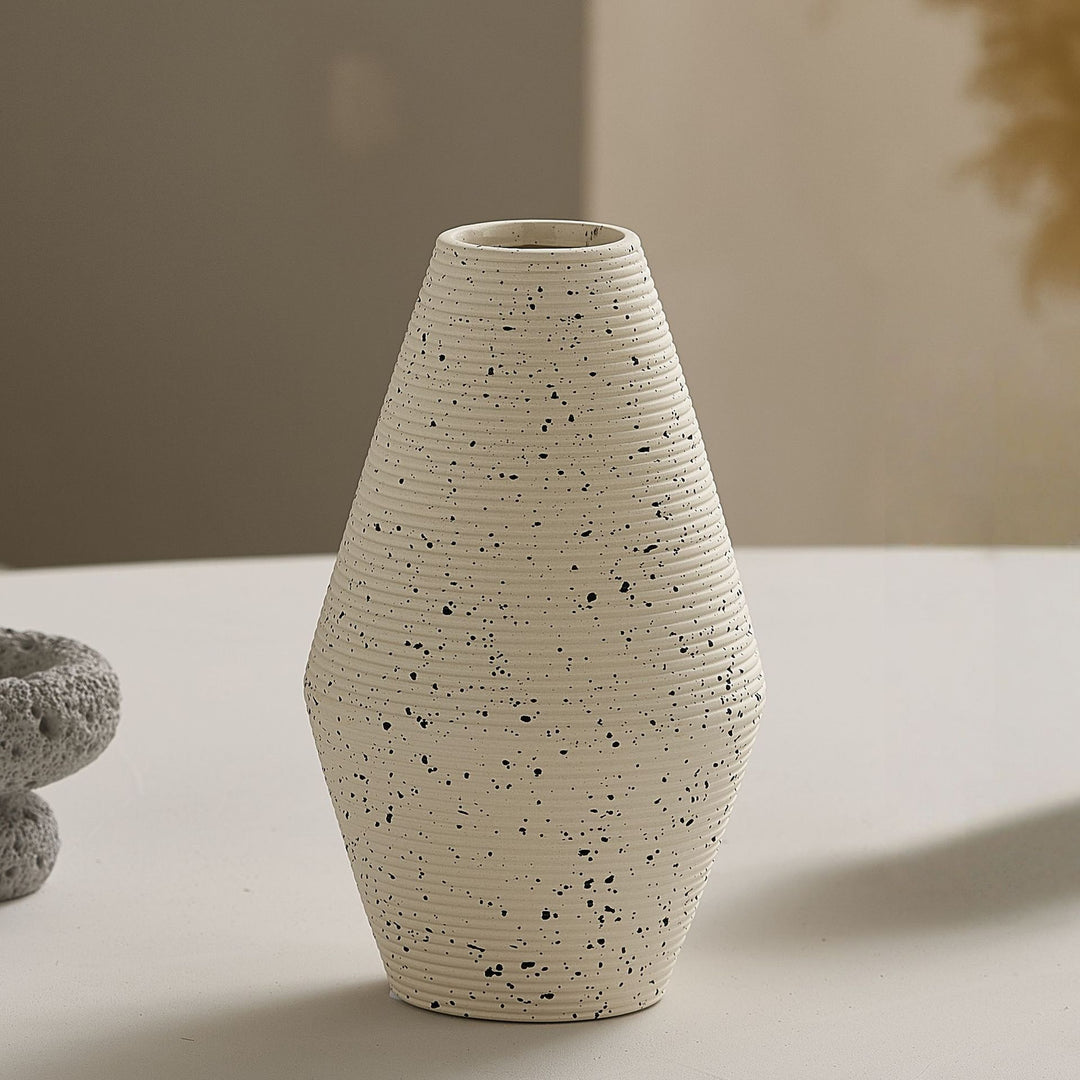 Elegante und Kunstvolle Keramikvase Karnz