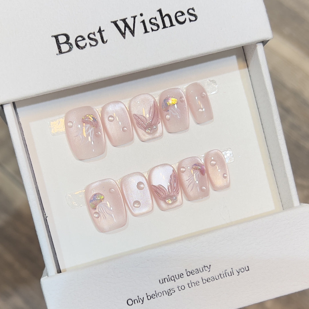 Themen Press-On Nagelkunstset mit Hello Kitty Designs Karnz